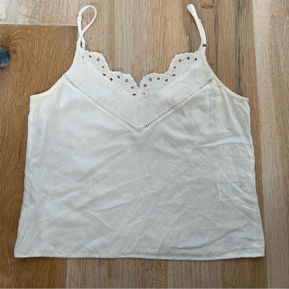 H&M eyelet tank top - Picture 1 of 7
